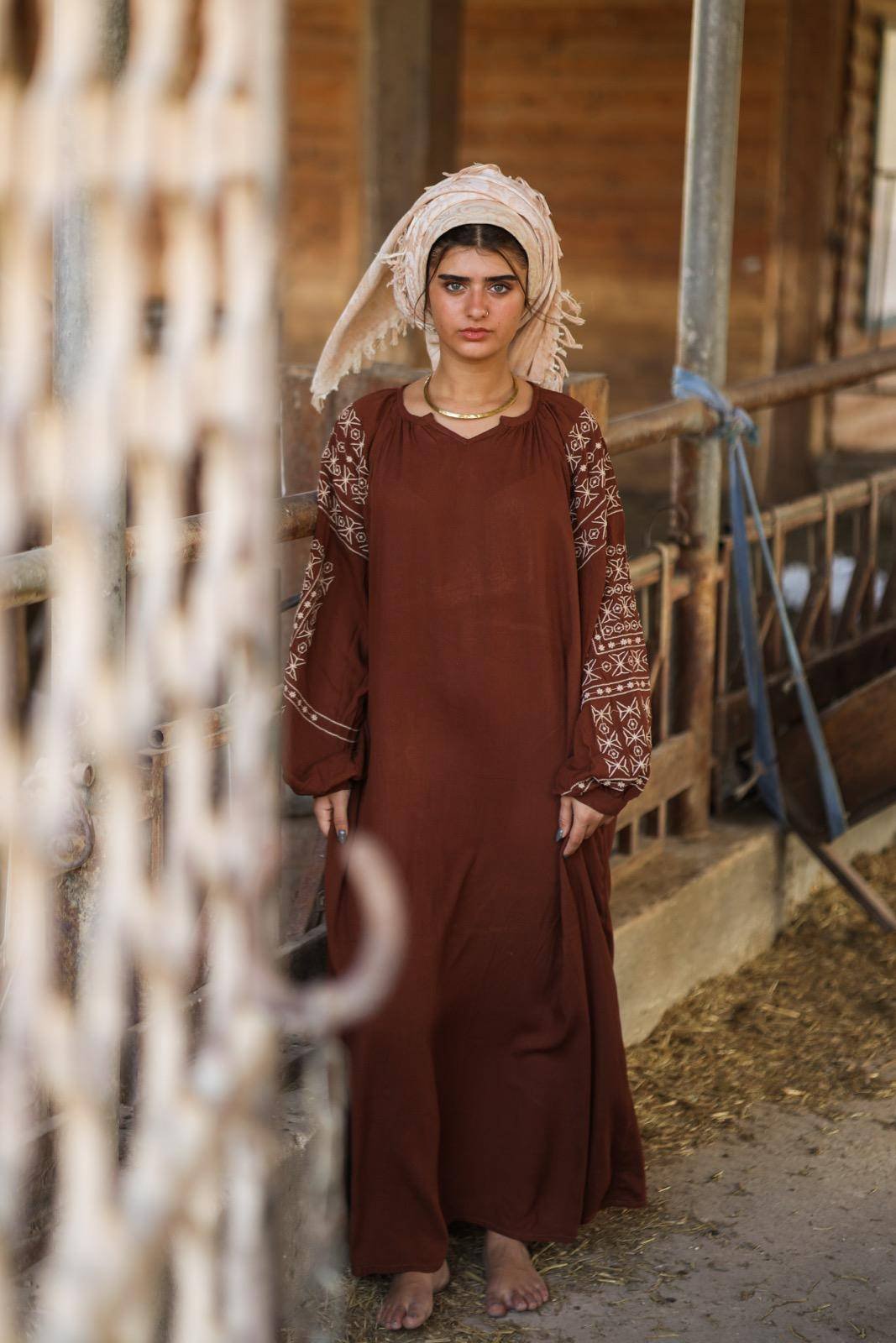 כֶּרֶם -חום